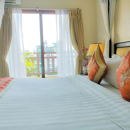 Cardamom Hotel & Apartment Phnom Penh Bagian luar foto