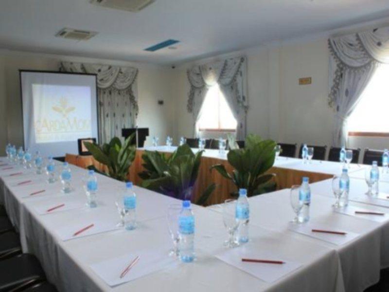 Cardamom Hotel & Apartment Phnom Penh Bagian luar foto