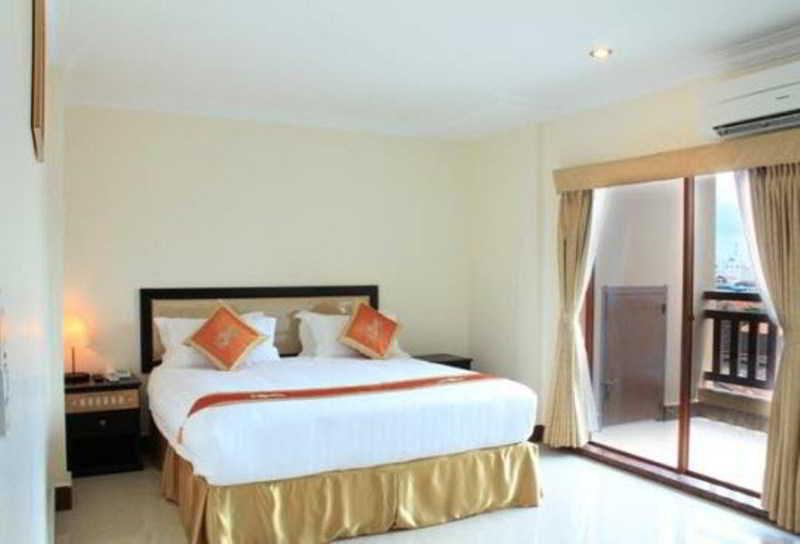 Cardamom Hotel & Apartment Phnom Penh Bagian luar foto