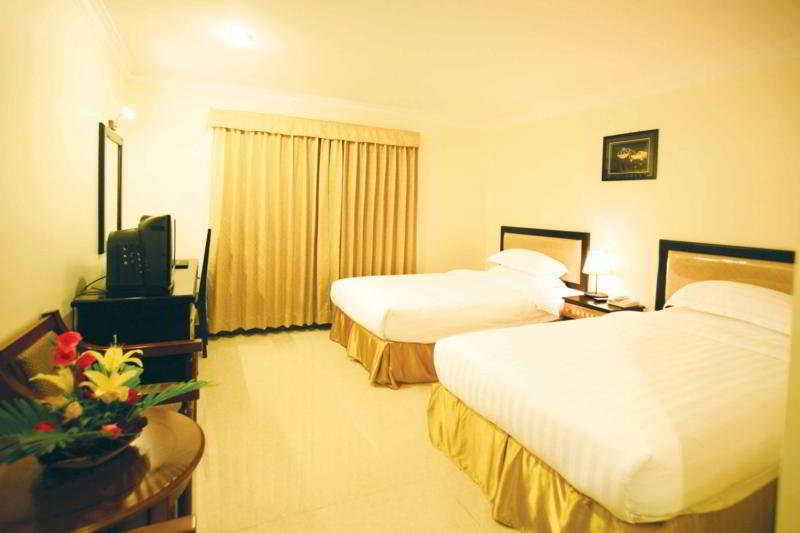 Cardamom Hotel & Apartment Phnom Penh Bagian luar foto