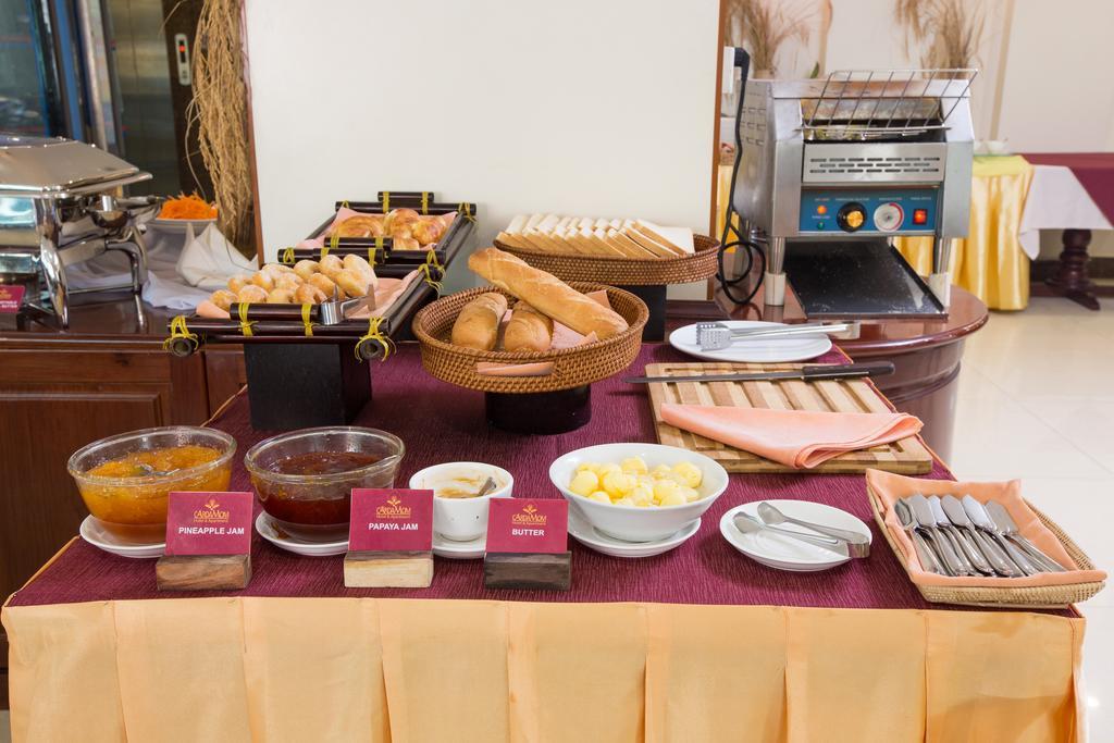 Cardamom Hotel & Apartment Phnom Penh Bagian luar foto