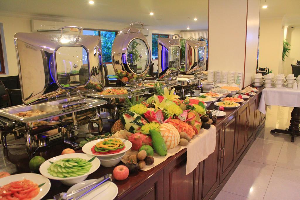 Cardamom Hotel & Apartment Phnom Penh Bagian luar foto