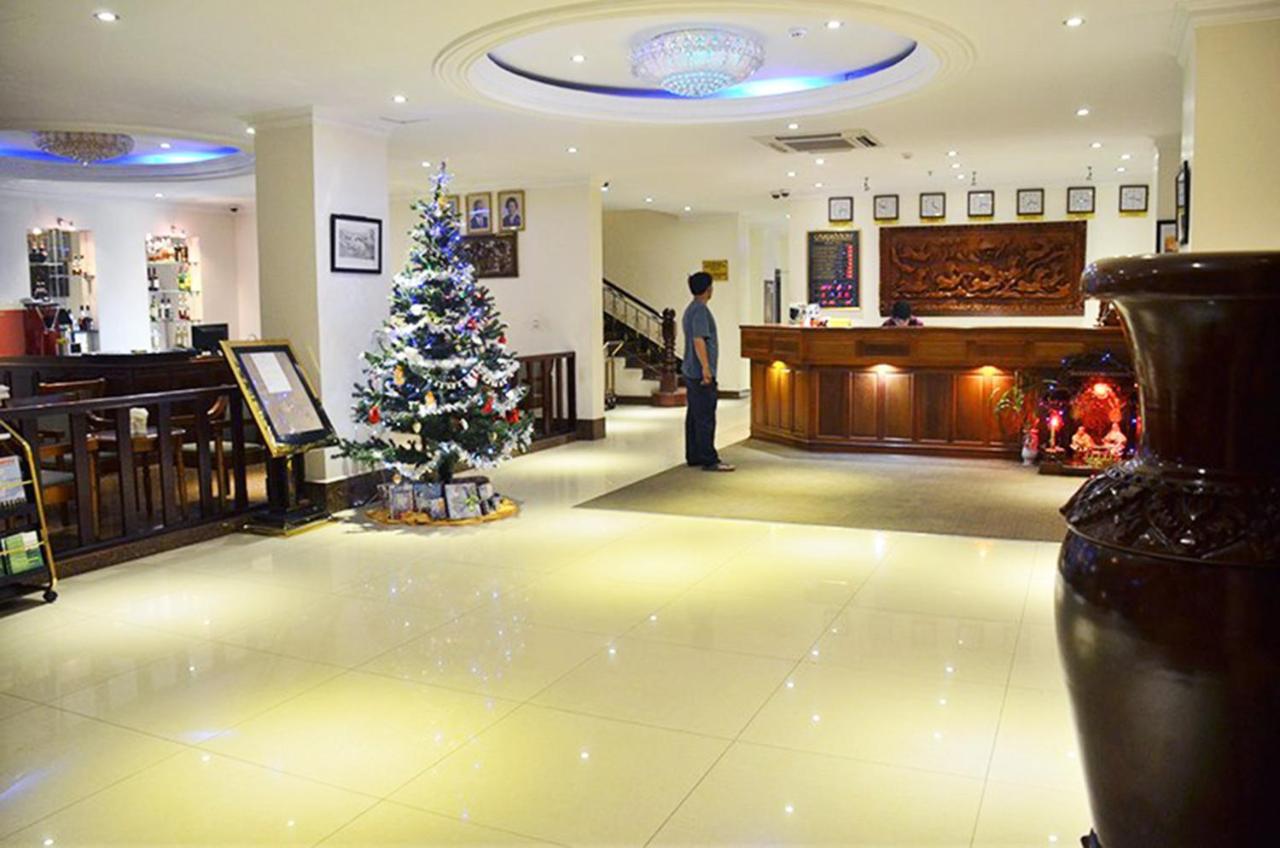 Cardamom Hotel & Apartment Phnom Penh Bagian luar foto