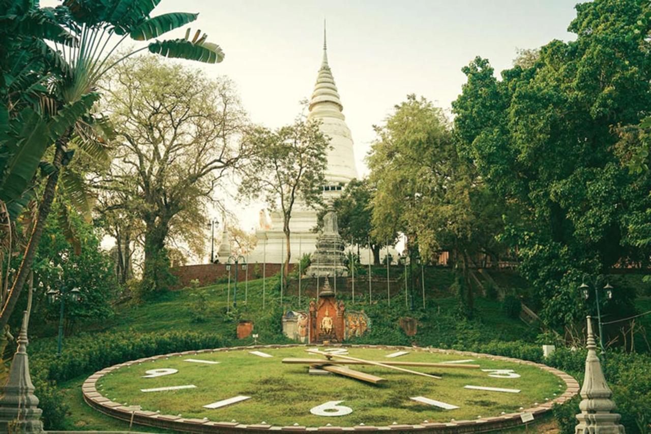 Cardamom Hotel & Apartment Phnom Penh Bagian luar foto