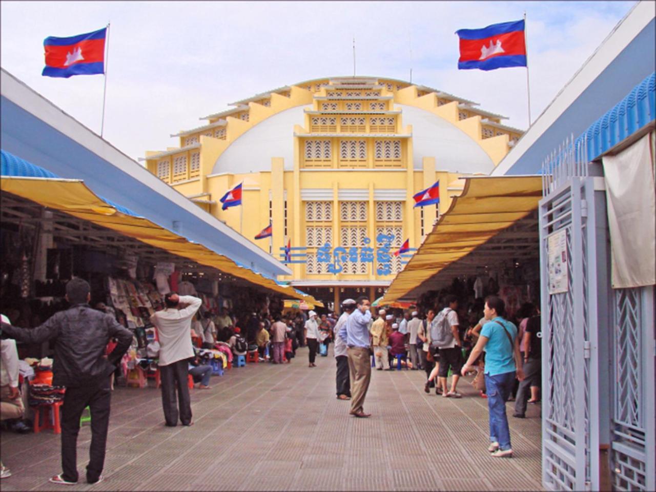 Cardamom Hotel & Apartment Phnom Penh Bagian luar foto