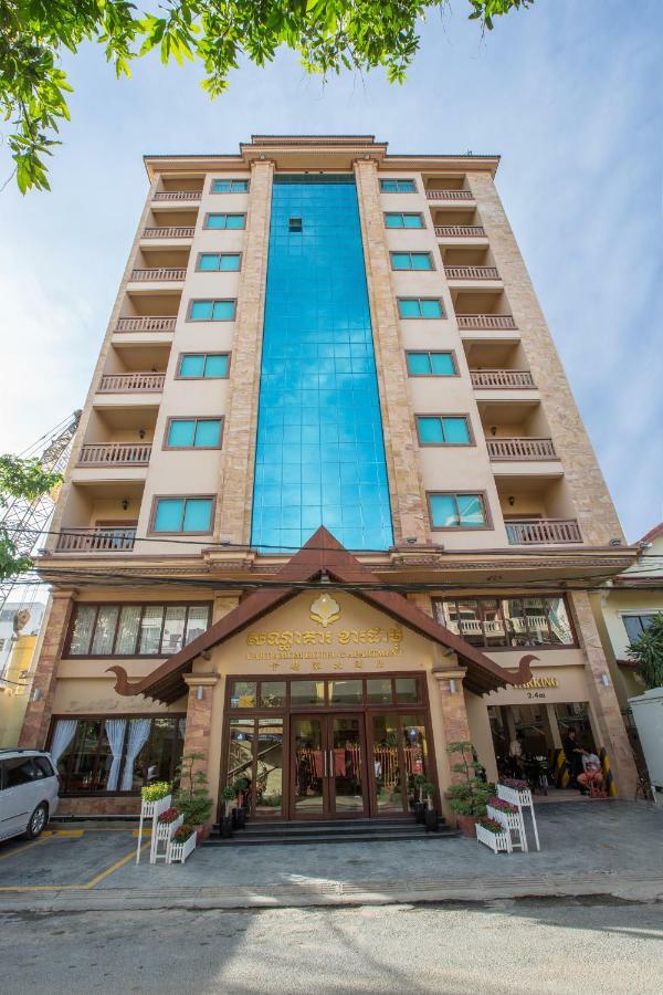 Cardamom Hotel & Apartment Phnom Penh Bagian luar foto