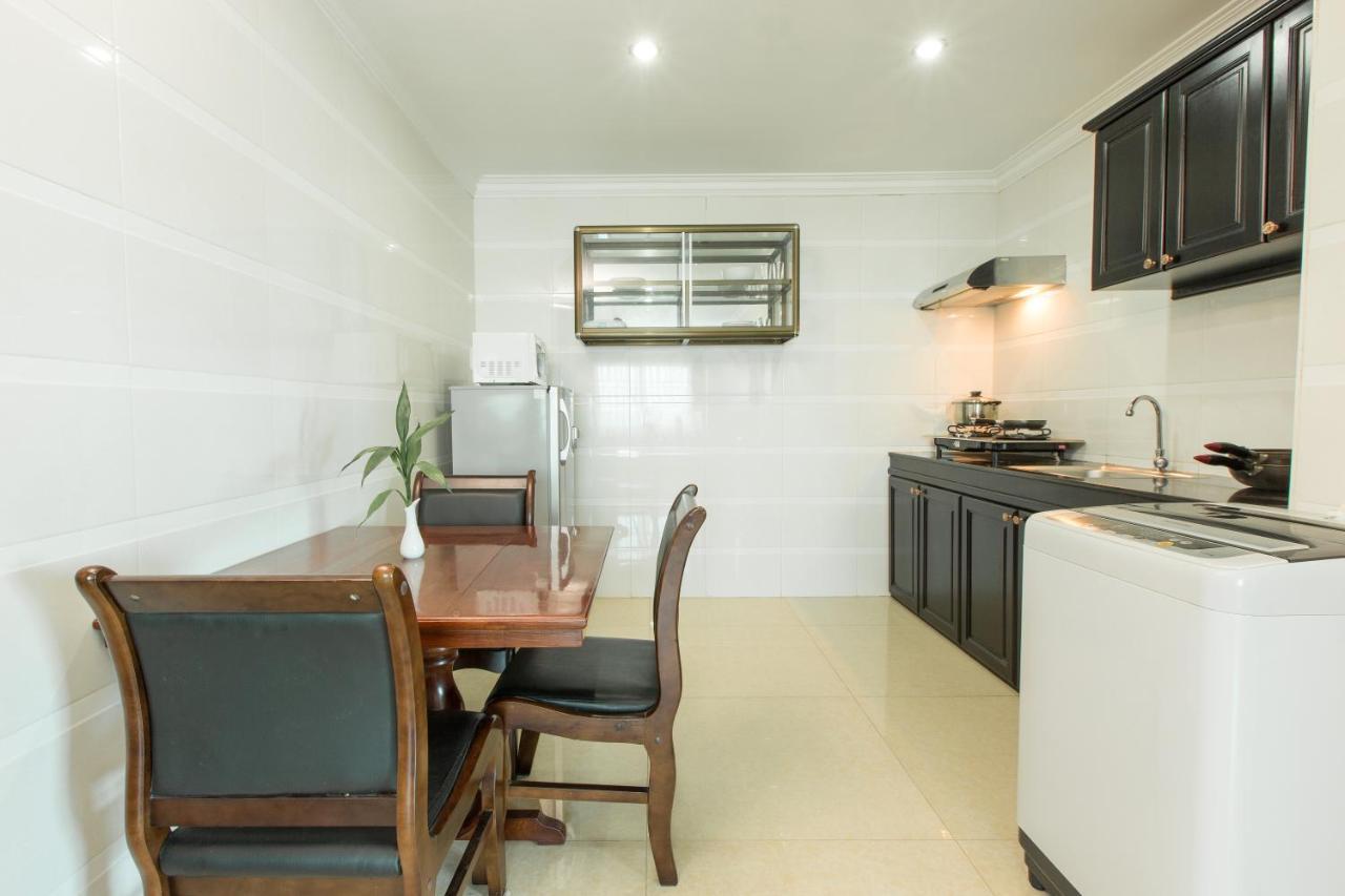 Cardamom Hotel & Apartment Phnom Penh Bagian luar foto